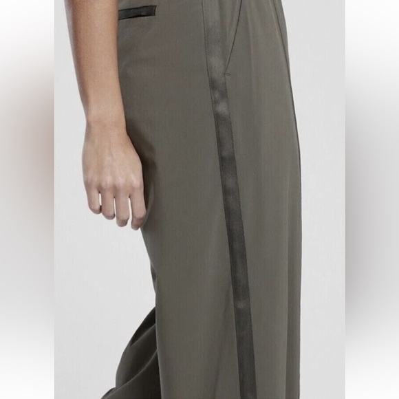 Like New Athleta Olive Wide Leg Pants - Picture 5 of 9